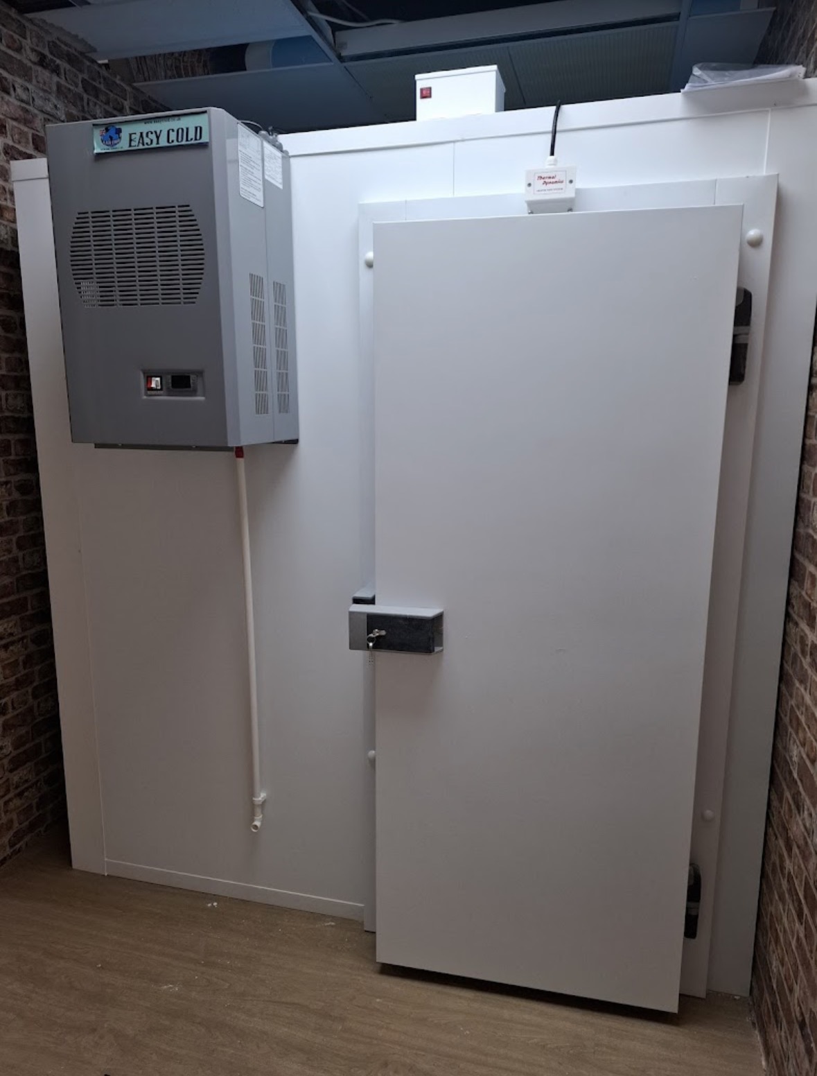 Commercial walk-in cold room installation